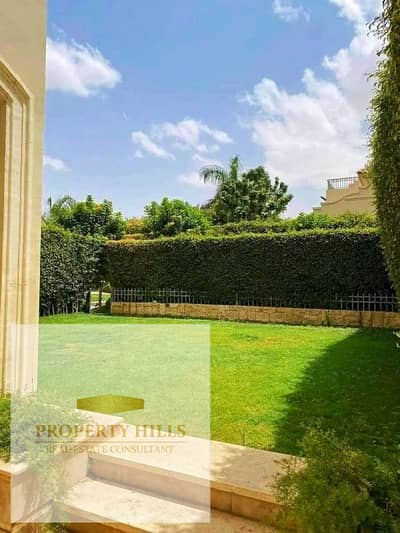 A distinctive villa at the old price in Shorouk City, near the British University, Suez Road, and Madinaty.
