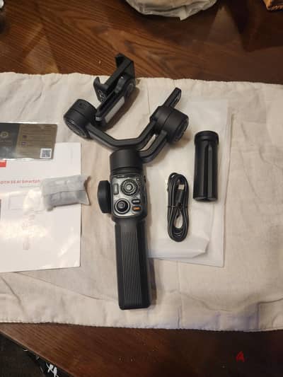 ZHIYUN Smooth 5S AI Combo – جديد لم يستخدم نهائيًا