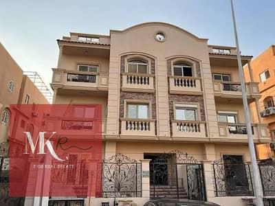 For quick sale: Ground floor apartment with a garden, 260 square meters at a bargain price. Immediate occupancy in Banafsag Buildings Fifth Settlement