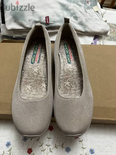 Sketchers sneakers brand new