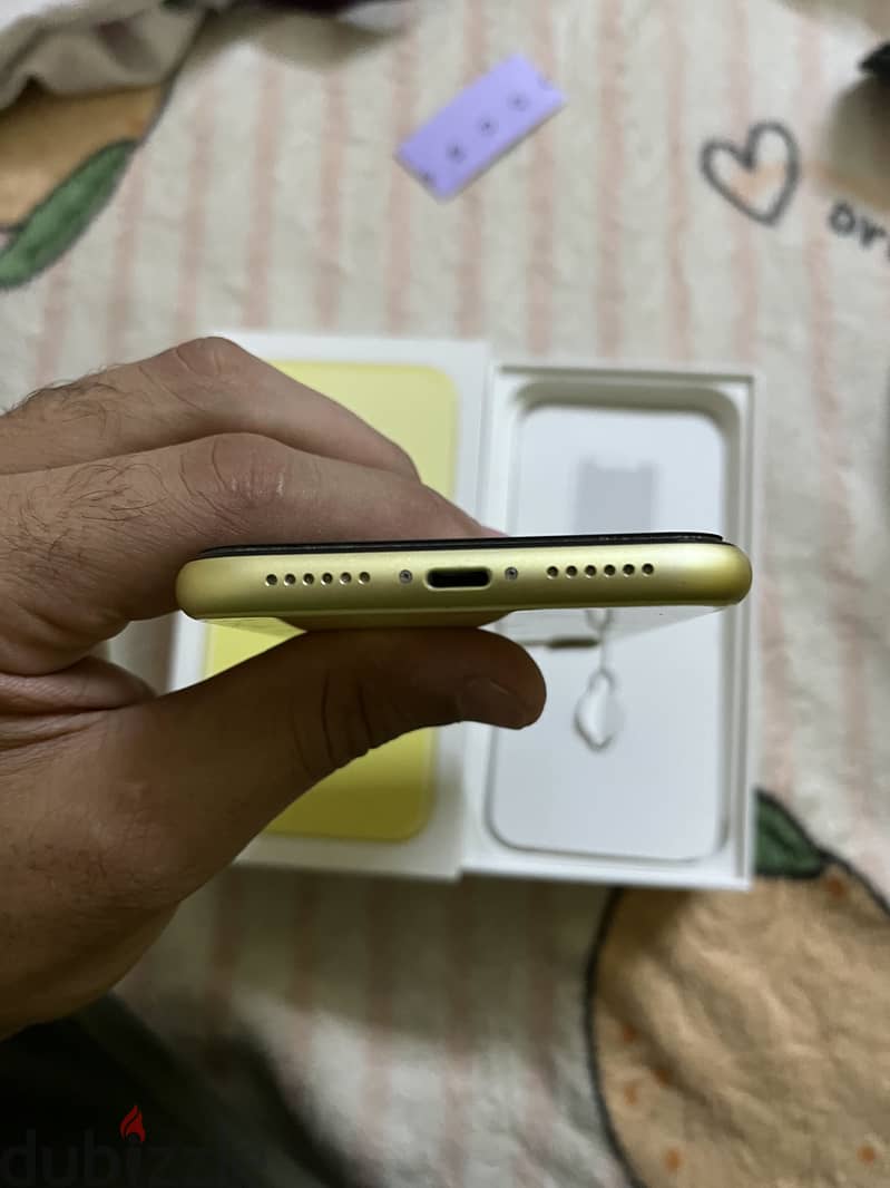Apple - iPhone 11 4