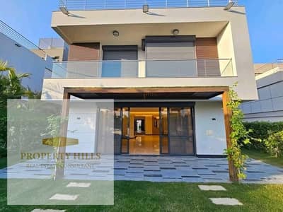 مقدم (1,210,000)فيلا اعلي كوميونتي فيلات فقط  مساحه واسعه في التجمع جنب ميفيدا وهايد بارك  Lavista patio