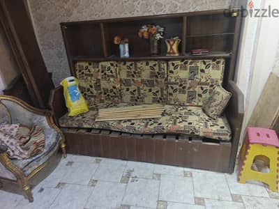 مكتبه ونيش وكنبه. وانتريه وسجاد بسعر ٣٠٠٠