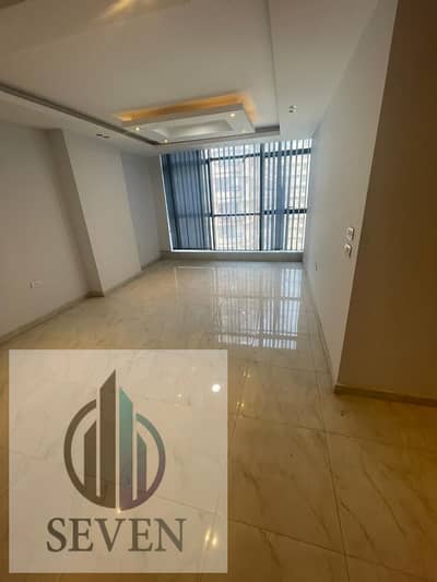 150 sqm administrative office for rent—officially licensed for corporate use—located in Rehana Plaza, a premier administrative building in Zahraa El M