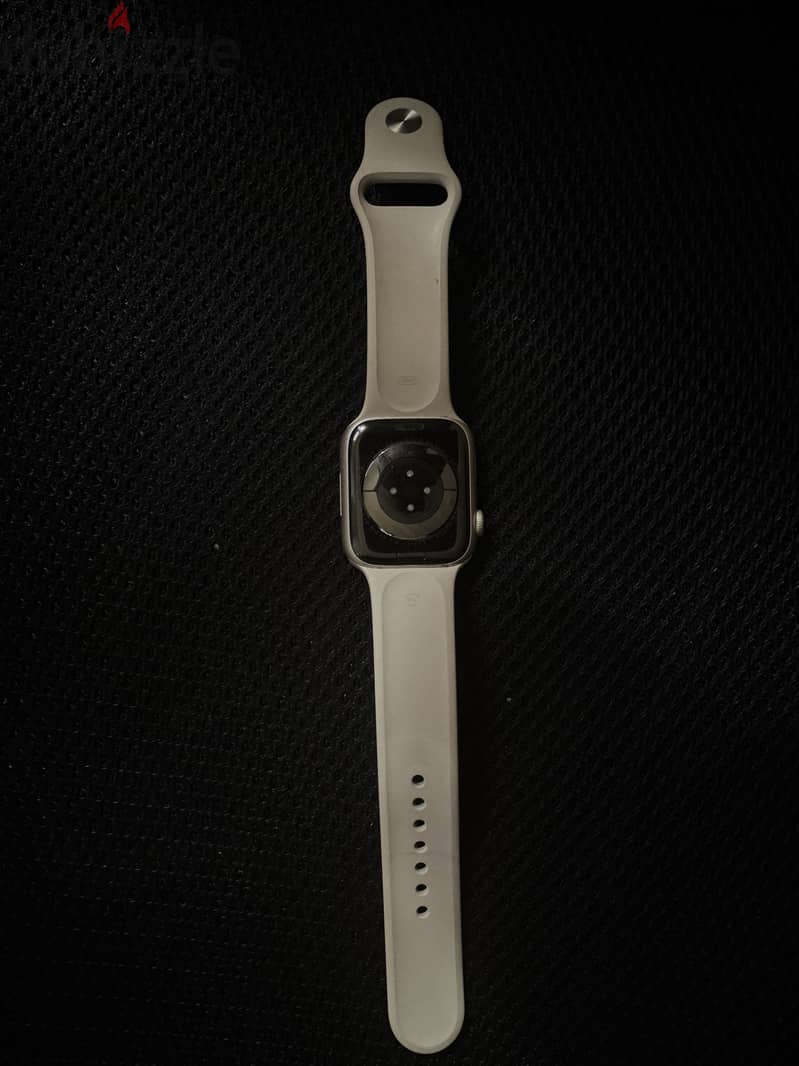 Apple watch series 8 45mm GPS 1