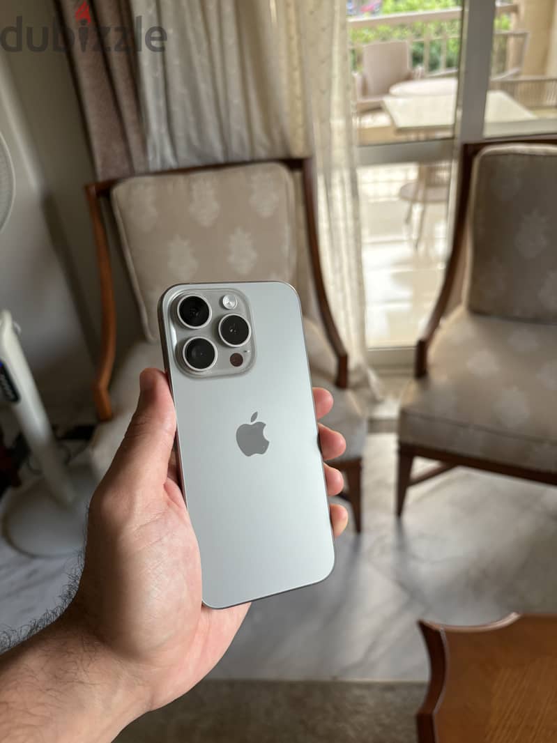 iPhone 15 Pro 128 GB (Mint Condition) 2