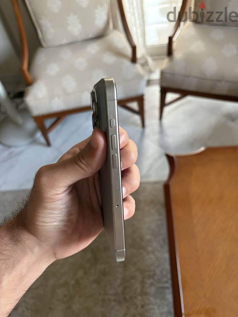 iPhone 15 Pro 128 GB (Mint Condition) 6