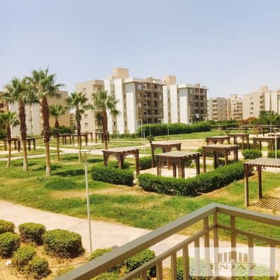 شقه للإيجار فى كومبوند وصال ريزسيدنس فيو وايد جاردن 160م