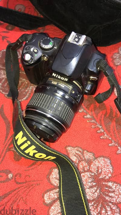 كاميرا نيكون D40
