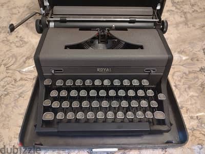 آله كاتبهRoyal typewriter