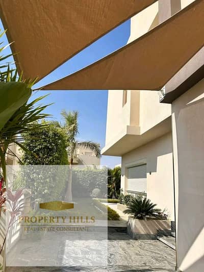 Due to necessity, I am selling the villa in the heart of Sheikh Zayed.