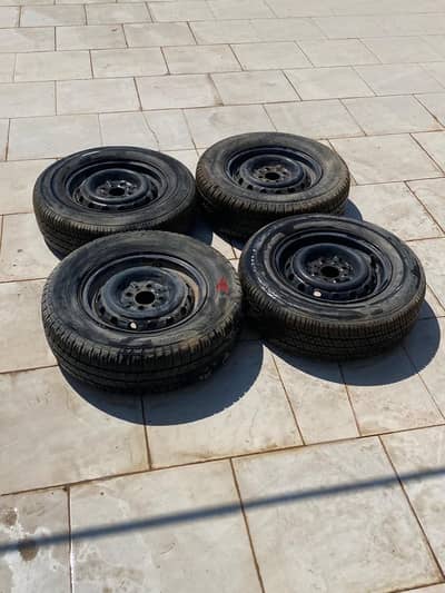 طقم جنوط شاهين الاصلية بحالة ممتازة