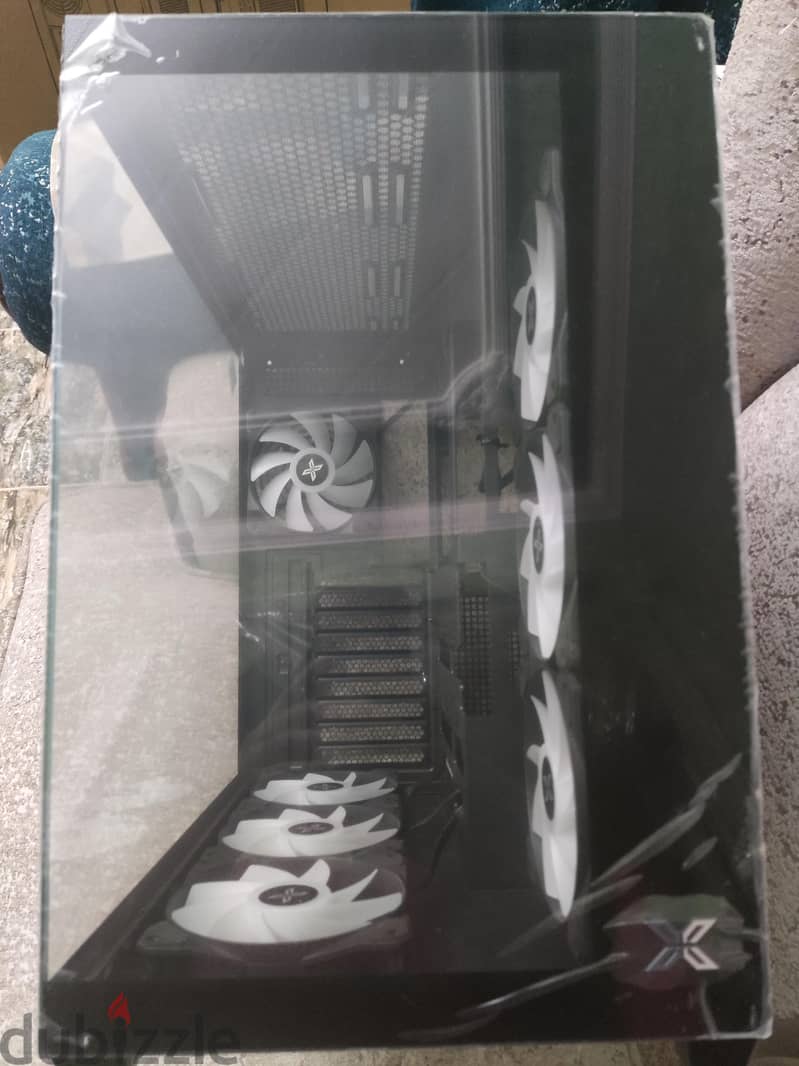 case xigmatek AQUA V AIR MID TOWER. 2