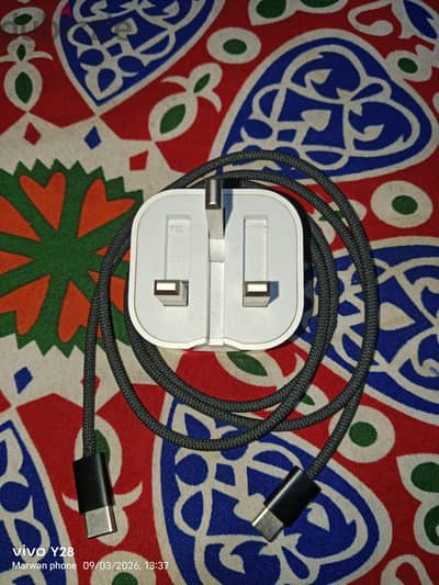 شاحن كامل ايباد برو خلع زيرو لم يستعمل