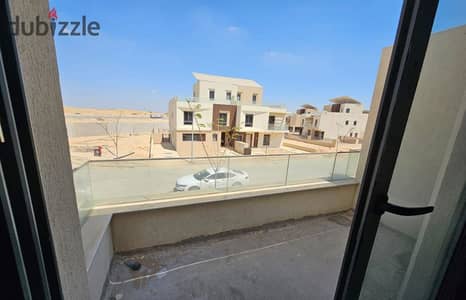 تاون هاوس  بسعر مميز و استلام فورى فى فاى سوديك