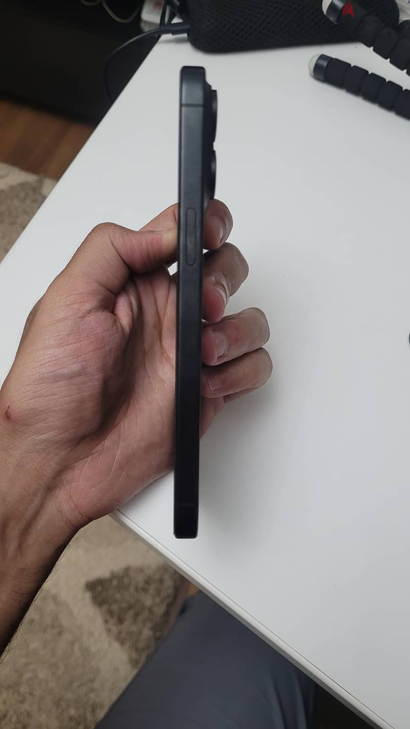 Apple - iPhone 15 Pro Max 2
