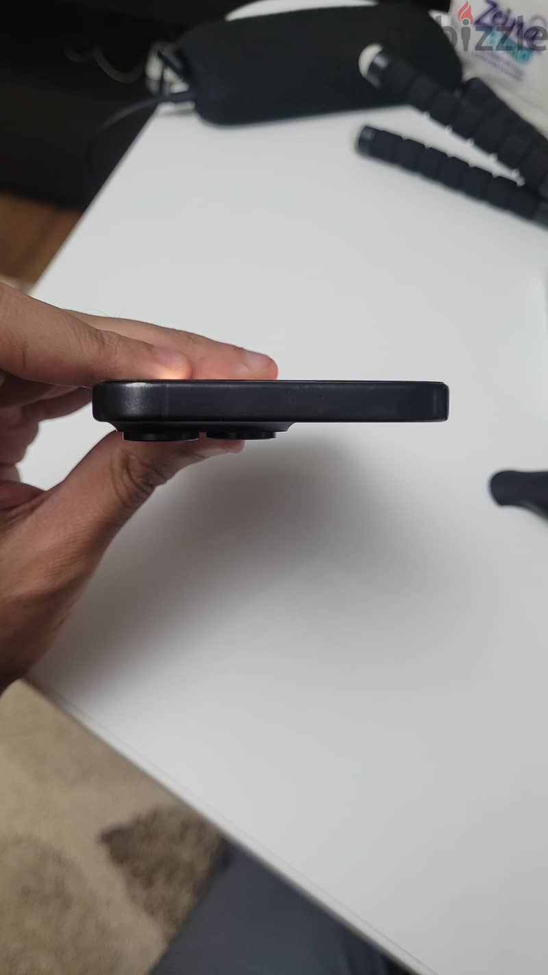 Apple - iPhone 15 Pro Max 4
