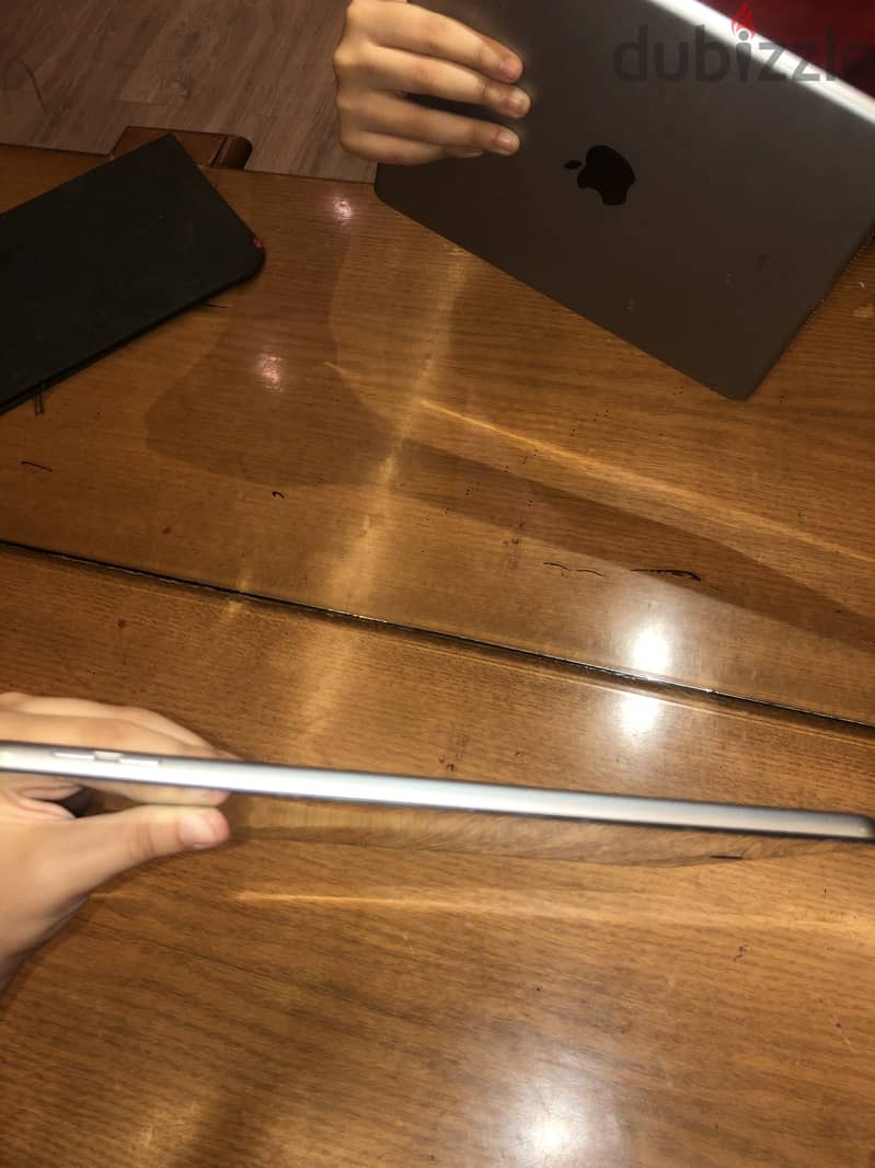 Apple ipad 8 4