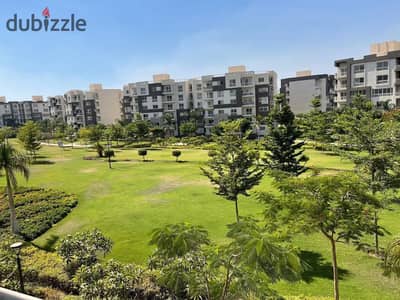 200 meter apartment for rent with wide garden view