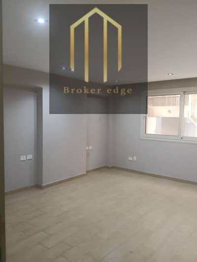 Luxury apartment for rent under new housing law on the golf ground
