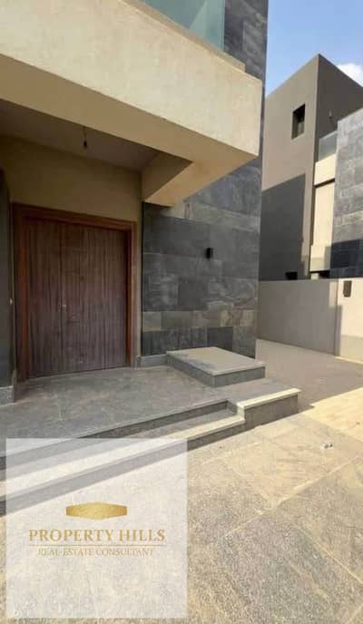 Villa corner new cairo ivoire east 5th settlement installment over 12 years