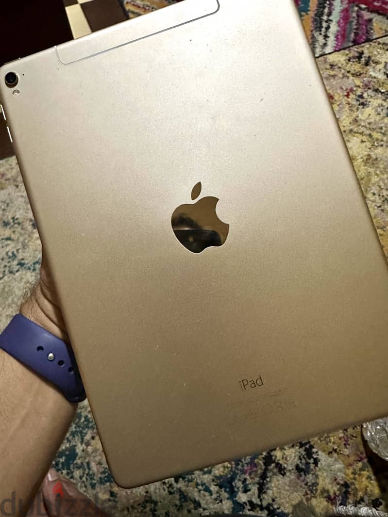 iPad Pro 9.7” 32GB Wi-Fi + Cellular للبيع 1
