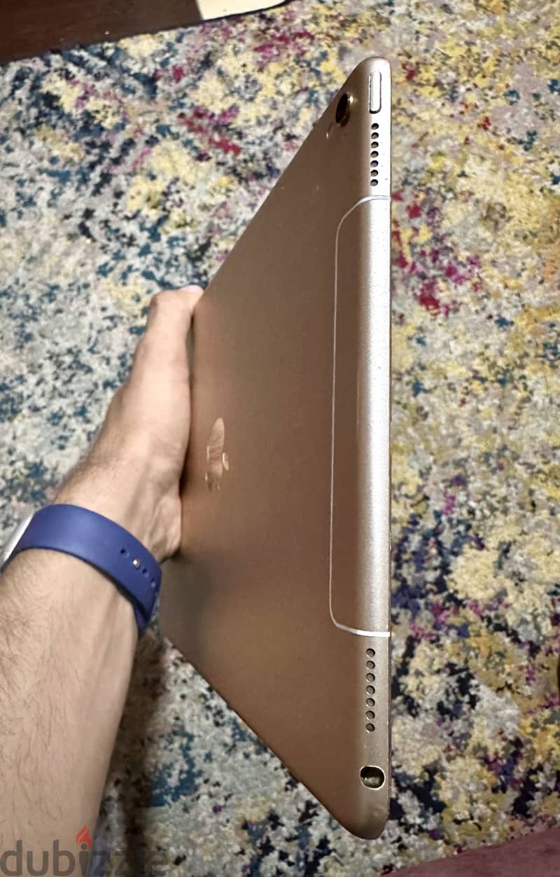 iPad Pro 9.7” 32GB Wi-Fi + Cellular للبيع 5