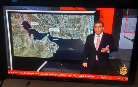 للبيع شاشه يونيراير  ٣٢ بوصه