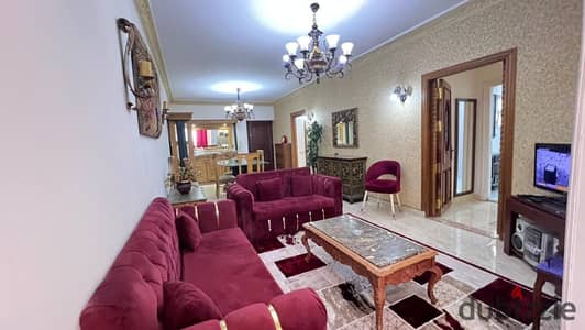 ٢٥٠م مفروش كامب شيزار على الترام ٣ غرف وريسبشن ٣ ق و٢ حمام