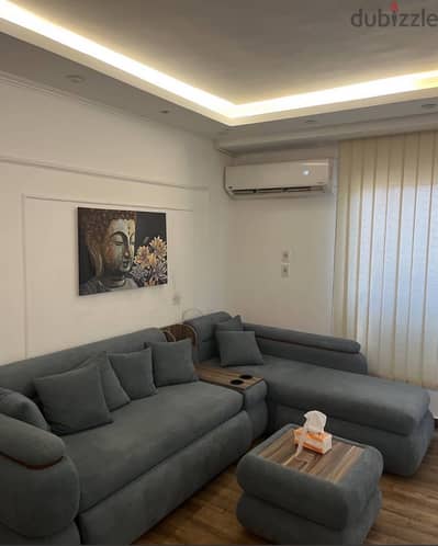 ركنة سرير بحالة ممتازة