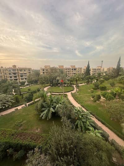 شقة للبيع بكمبوند زايد 2000 امام اركان مول  موقع مميز جدا دبل فيس نصية