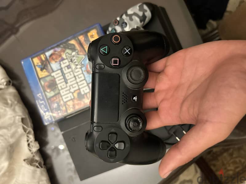 PlayStation 4 slim 1TB 4