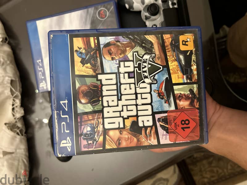 PlayStation 4 slim 1TB 5