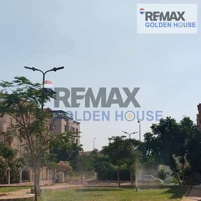 165 SQM apartment in the 8th District – El Shorouk City, first floor above ground, front-facing corner with garden view from all rooms, 3 bedrooms, 2