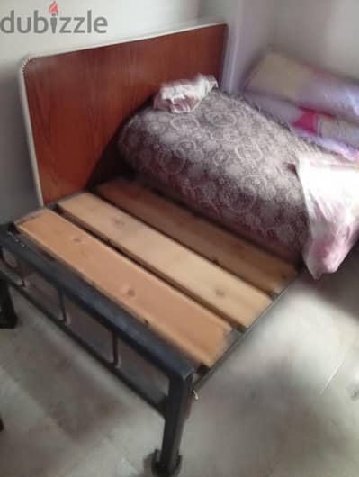 سرير حديد عمولة