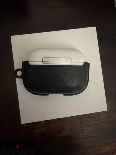 Apple AirPods pro 1 with Wireless Charging Case