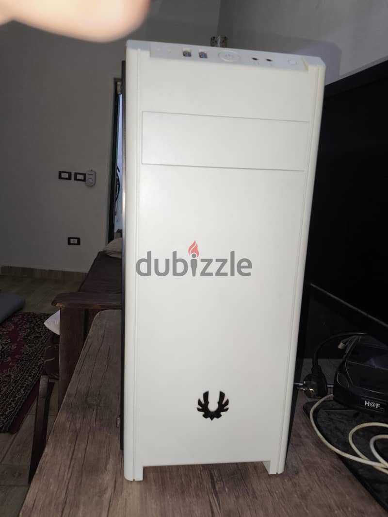 كيسة case bitfinix nova tg white 5