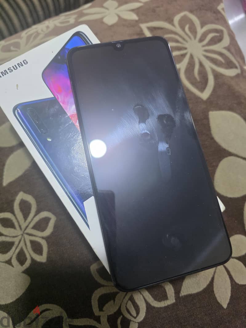 Samsung A70 1