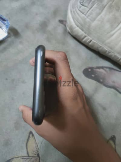 Apple - iPhone 11