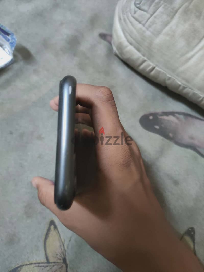 Apple - iPhone 11 6