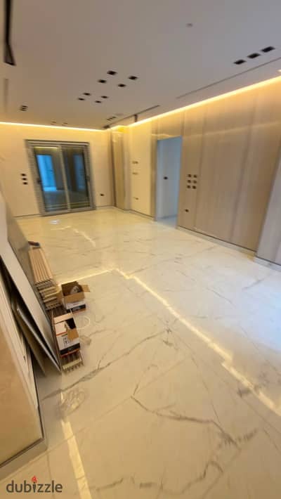 Apartment for rent in Mokattam, Middle Plateau, inside Been Star Compound.   A very special apartment for rent in a quiet and upscale location inside Been Star Compound in Mokattam, Middle Plateau.   The apartment has an area of 200 square meters, with a sp