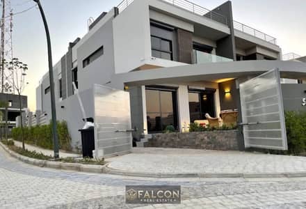 3-Story Modern Villa VIP Location Near Clubhouse In La Vista Patio Town Near Mivida , AUC & Hyde Park
