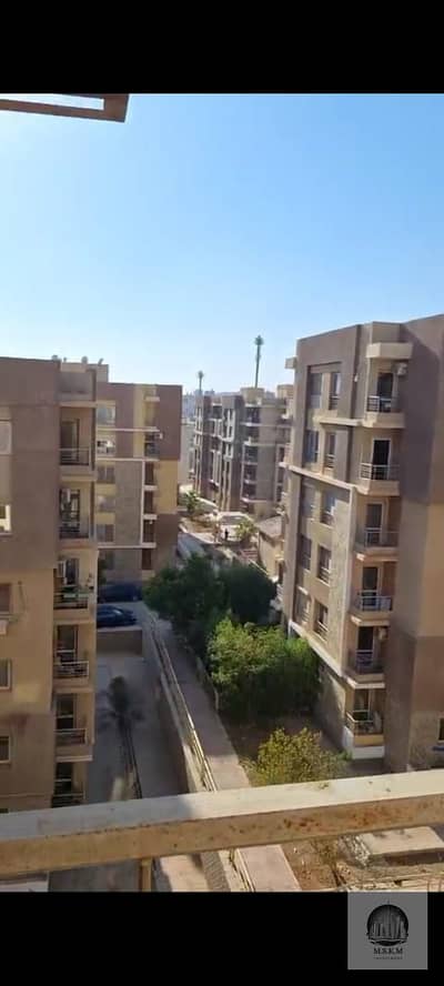 شقة للبيع في دار مصر الاندلس 70 عمارة 140 متر دور خامس 3 غرف و 3 حمام بحري صريح بسعر مميز