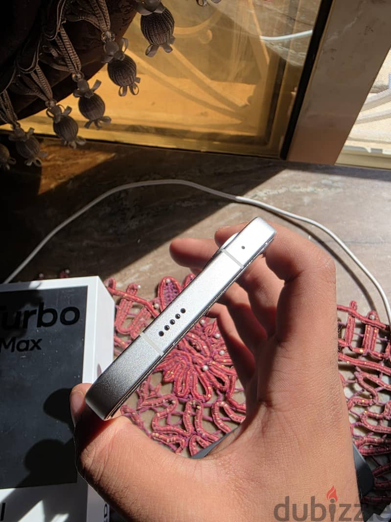 Redmi Turbo 5 MAX 4