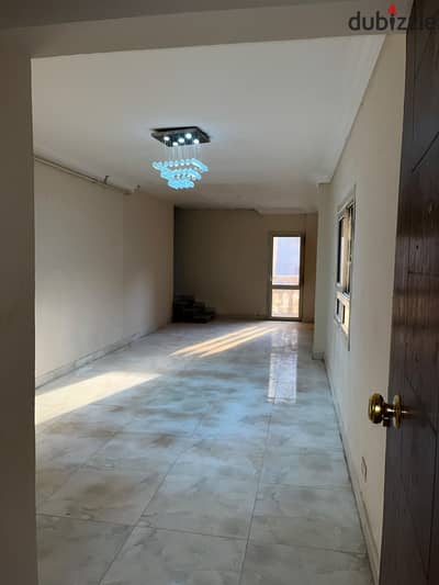 Apartment for rent (new contract) in Al-Mi'raj Al-Sufli, Zahraa El Maadi; super-lux finish, front-facing.