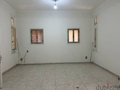 شقة مميزة جدًا للإيجار الجديد – ميدان الجيزة | مالك مباشر