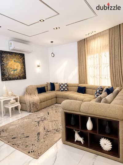 شقة فندقية فاخرة بموقع مميز في قلب المهندسين | بالقرب من ميدان لبنان