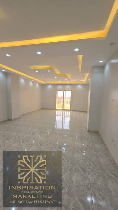 شقة فاخرة للإيجار 240م باللوتس الجديدة - أول سكن - تالت نمرة من شارع النوادي