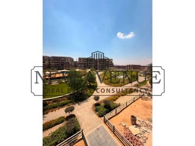 Prime location overlooking landscape - Typical floor - Ready to move - phase one - Apartment for sale in palm hills New Cairo - new Cairo