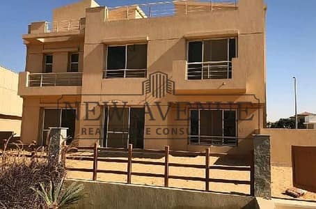 فيلا مستقلة بحمام سباحه نموذج A فى للبيع فى كومباوند اسوار Aswar فيو مفتوح على مساحات خضراء نصف تشطيب كومباوند فيلات فقط فى الجولدن سكوير استلام فورى
